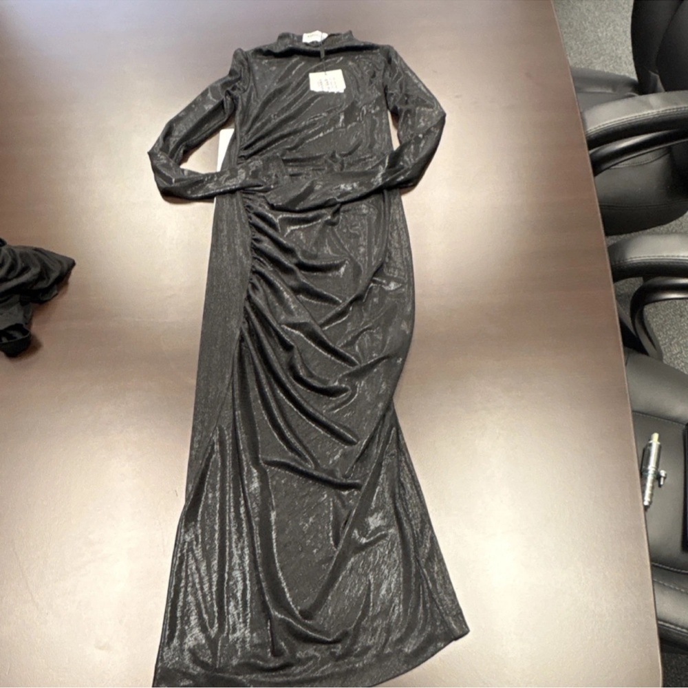 Chic Black Long Sleeve Maxi Dress